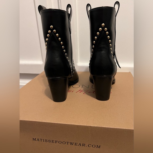 Coconuts Ace Western Boot
Black block heel boots - Picture 3 of 9